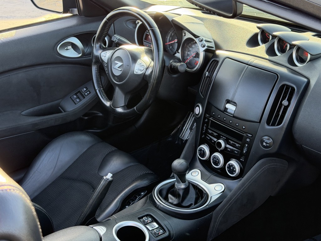 2013 Nissan 370Z Image 15