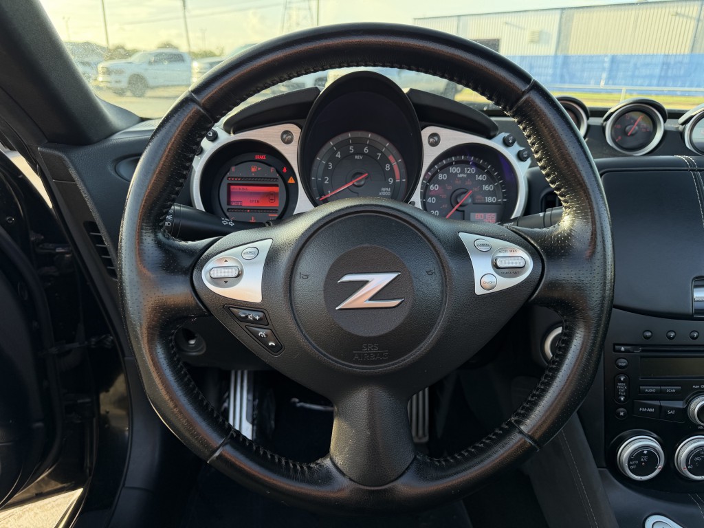 2013 Nissan 370Z Image 16