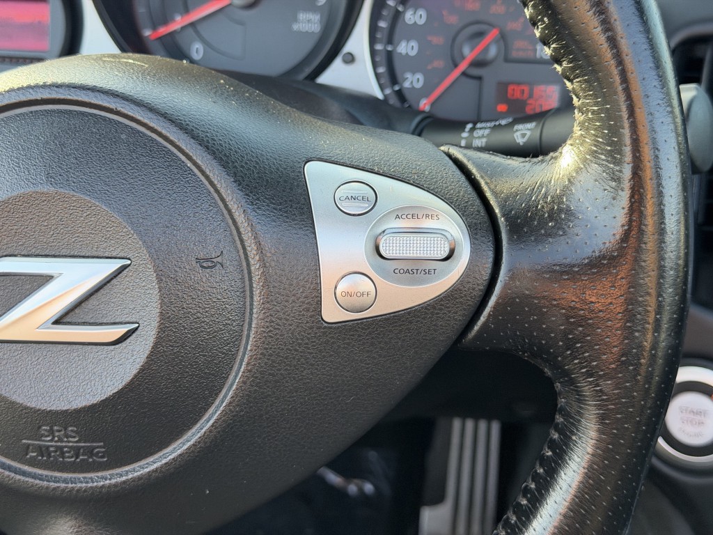 2013 Nissan 370Z Image 18