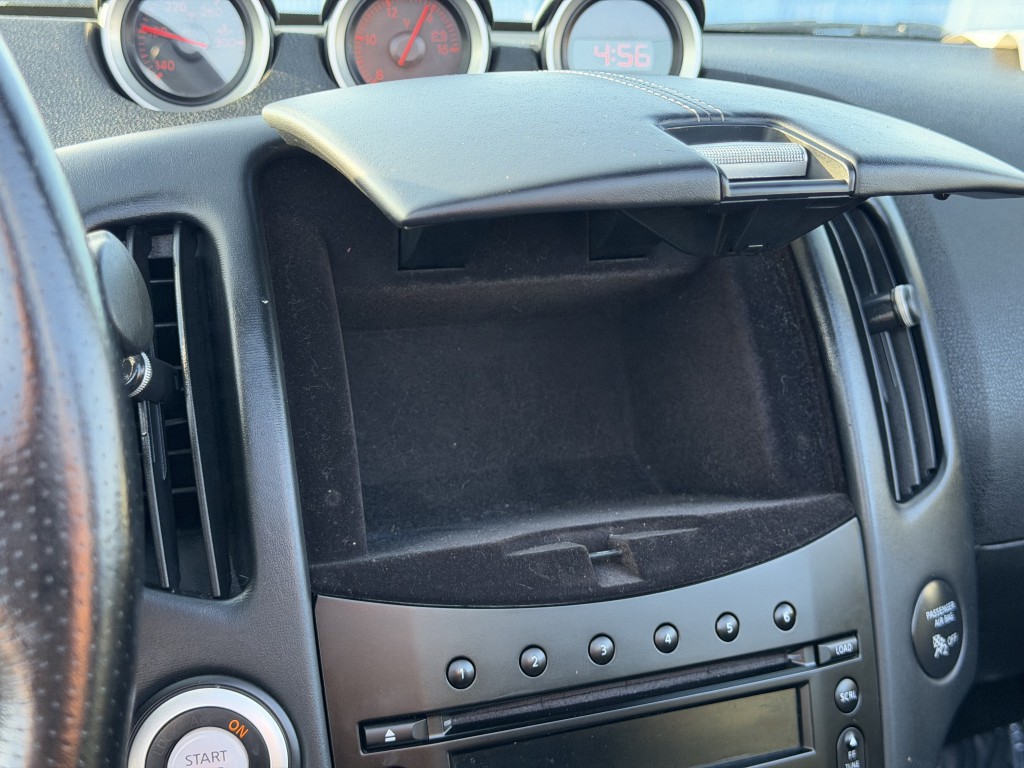 2013 Nissan 370Z Image 21