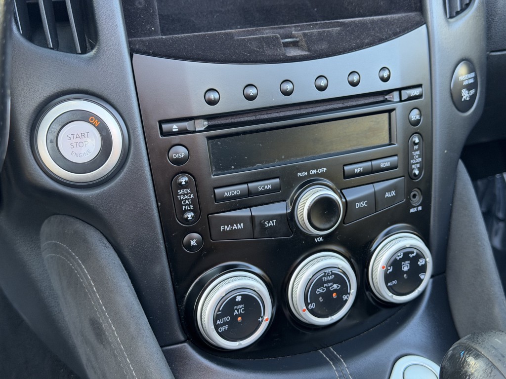 2013 Nissan 370Z Image 22