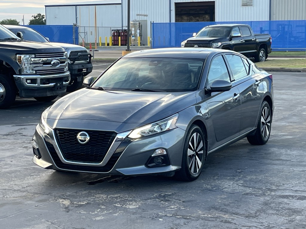2021 Nissan Altima Image 3