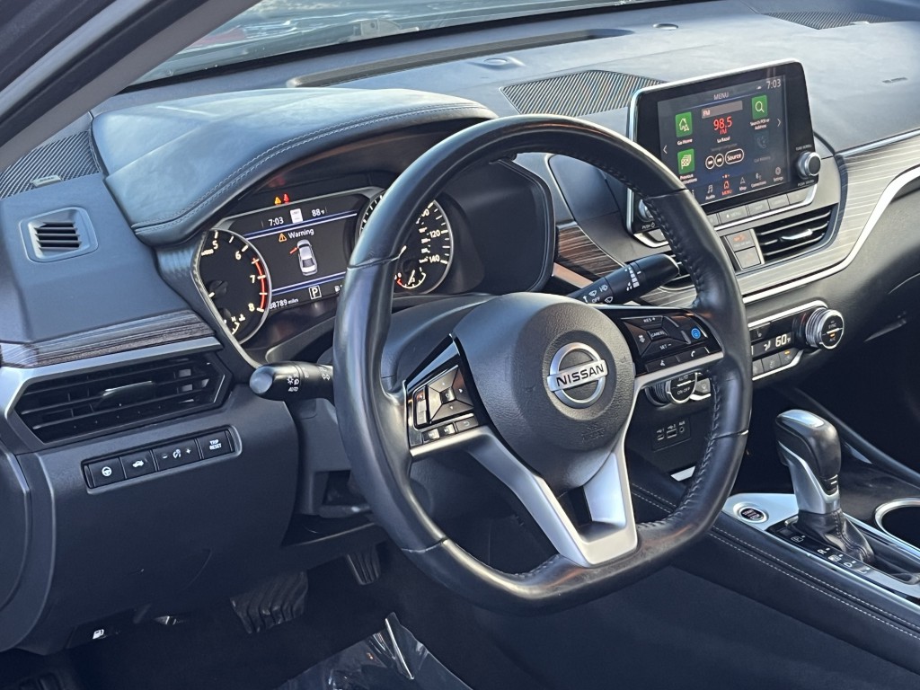2021 Nissan Altima Image 17