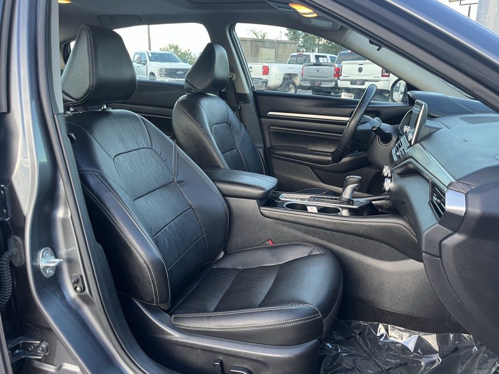 2021 Nissan Altima Image 30