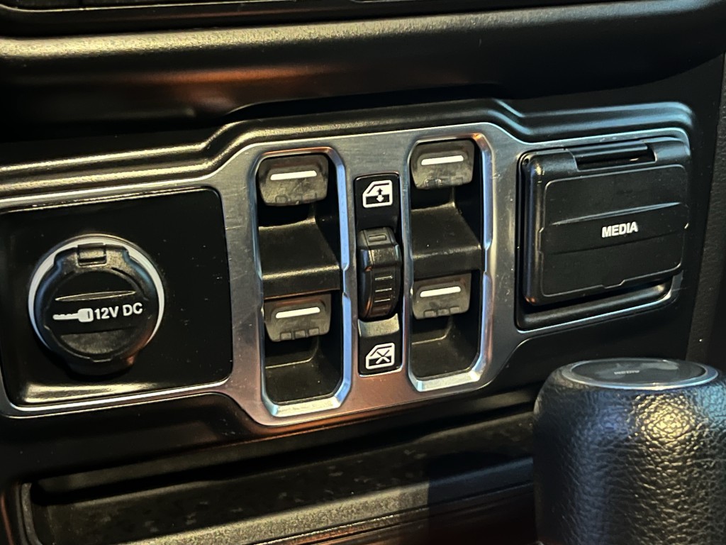 2023 Jeep Wrangler Image 25