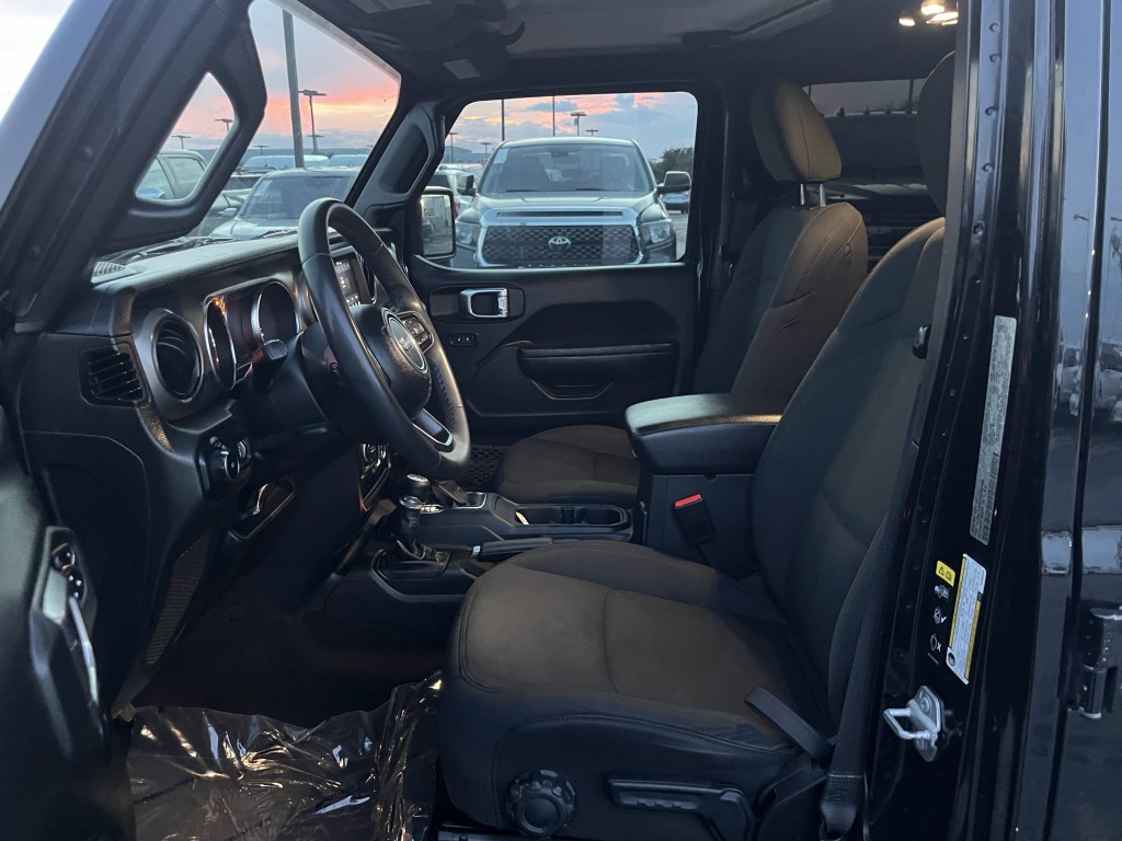 2023 Jeep Wrangler Image 26