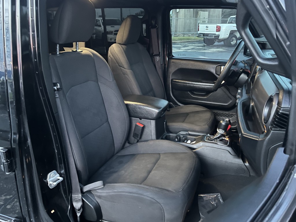 2023 Jeep Wrangler Image 27