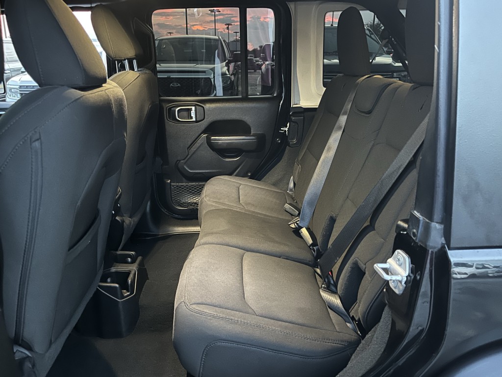 2023 Jeep Wrangler Image 28