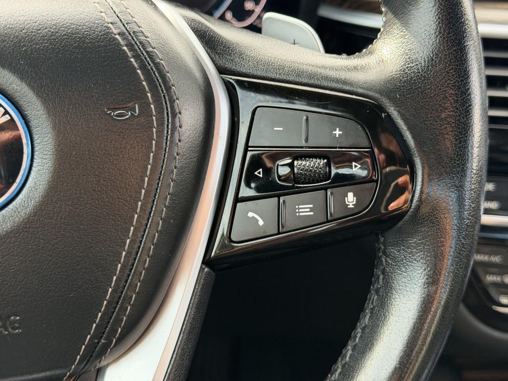 2023 BMW 5 Series Image 11