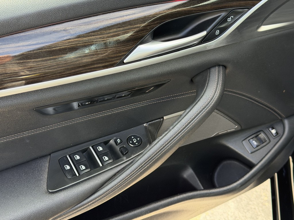 2023 BMW 5 Series Image 17