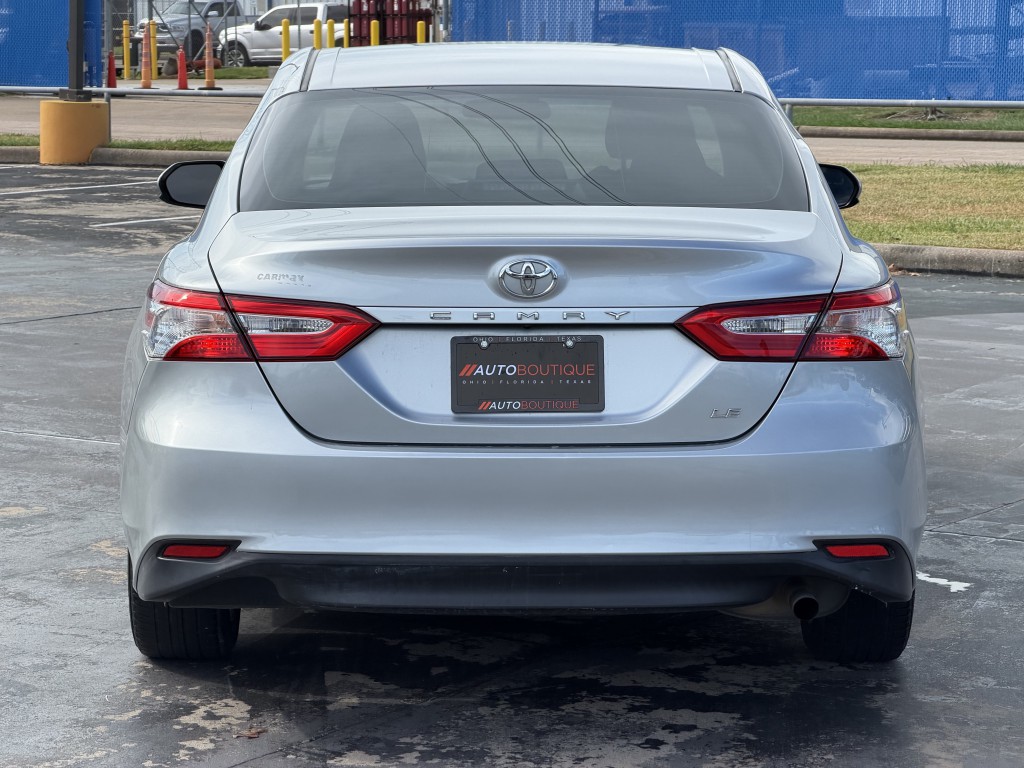 2018 Toyota Camry Image 14