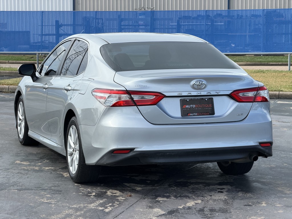 2018 Toyota Camry Image 15