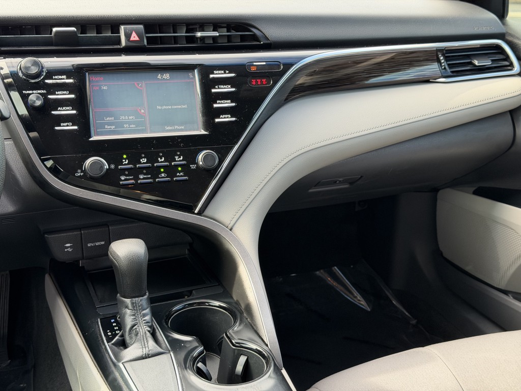 2018 Toyota Camry Image 23