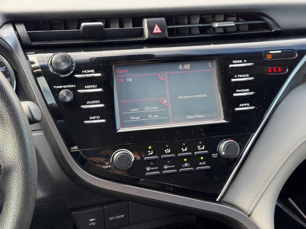 2018 Toyota Camry Image 24