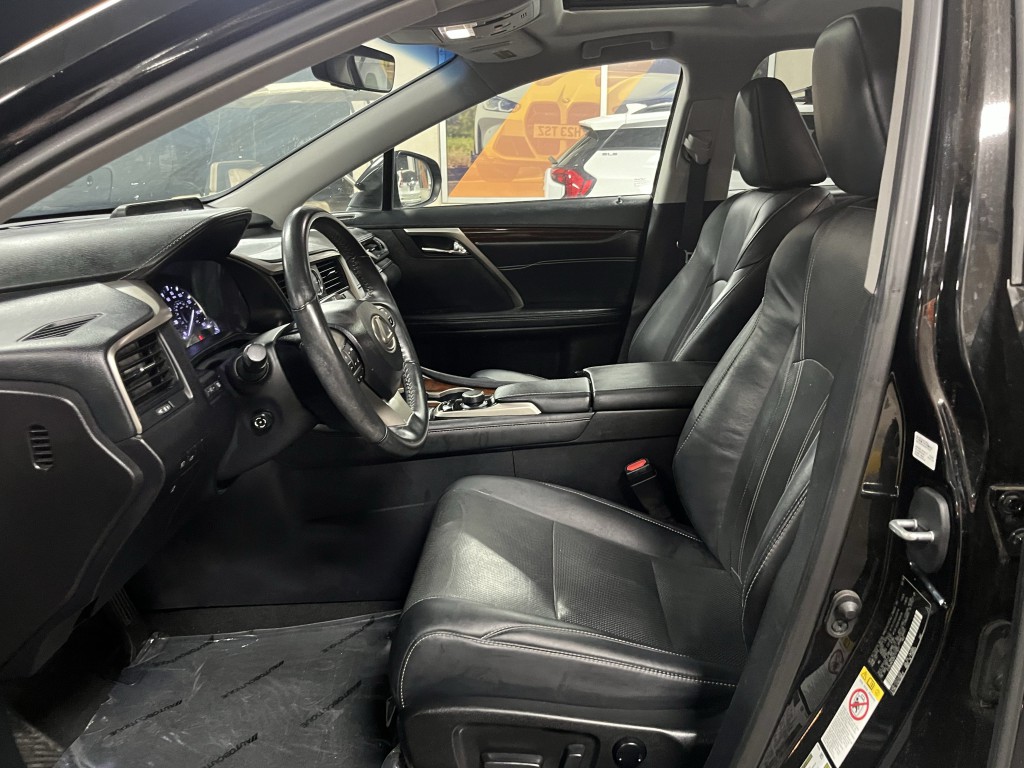 2019 Lexus RX Image 31