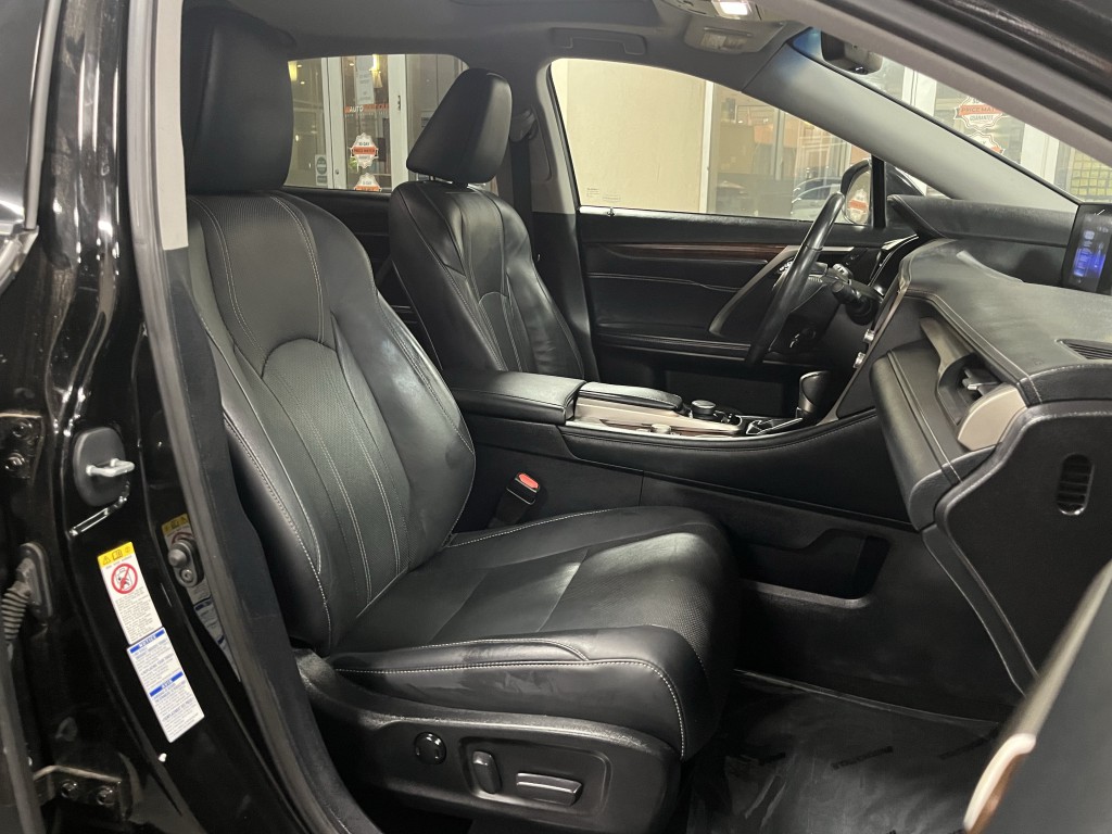 2019 Lexus RX Image 32