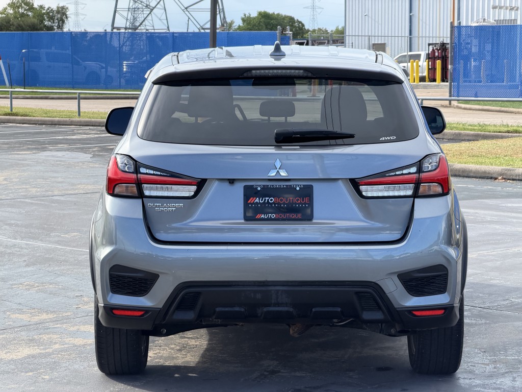 2024 Mitsubishi Outlander Image 8