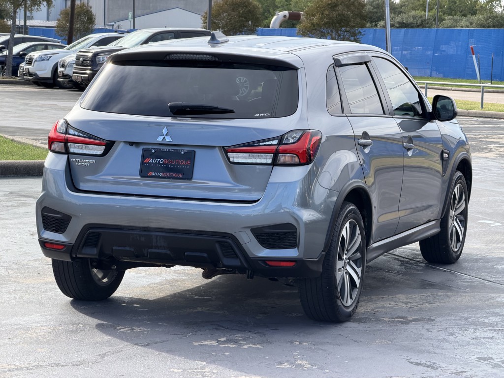 2024 Mitsubishi Outlander Image 10