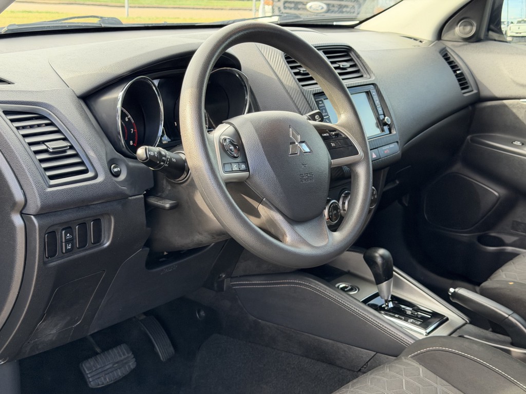 2024 Mitsubishi Outlander Image 11