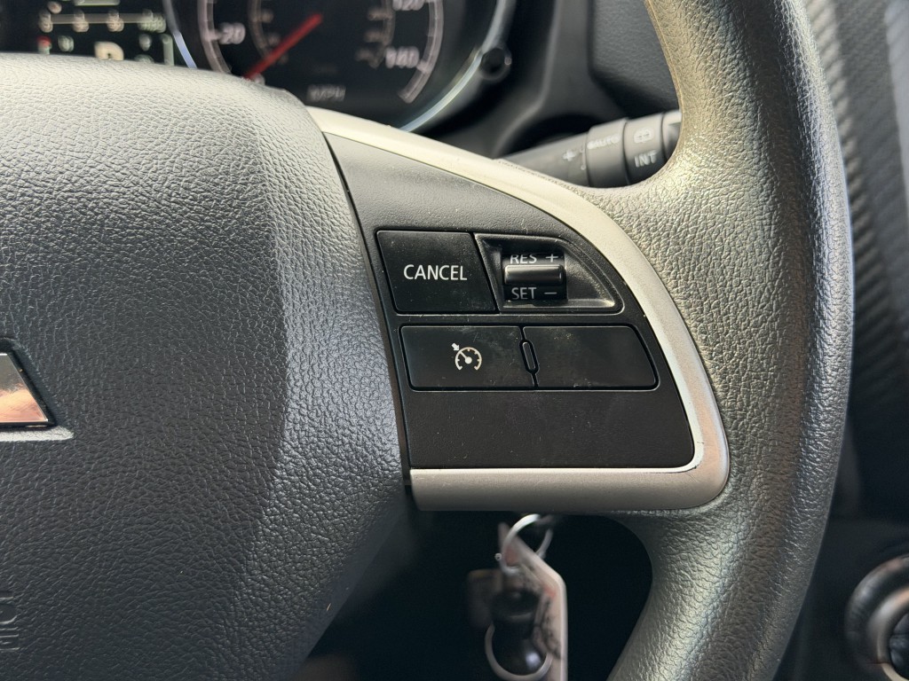2024 Mitsubishi Outlander Image 16