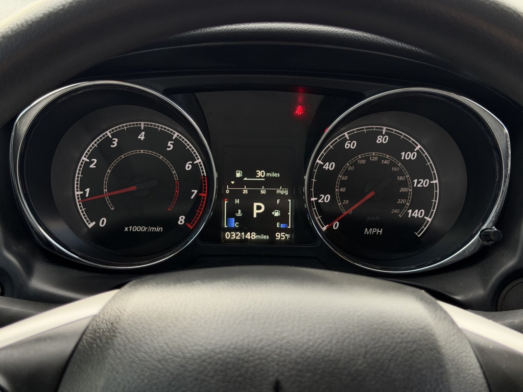 2024 Mitsubishi Outlander Image 17