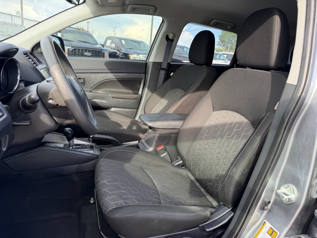 2024 Mitsubishi Outlander Image 24