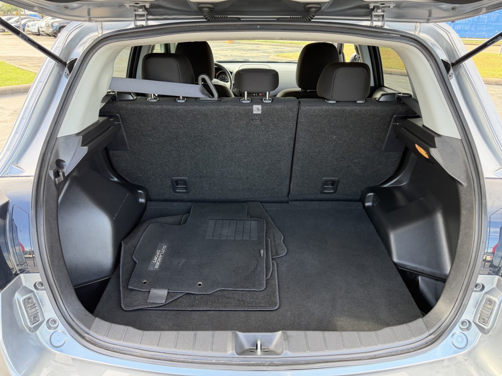 2024 Mitsubishi Outlander Image 27