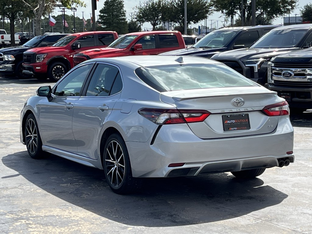 2022 Toyota Camry Image 11