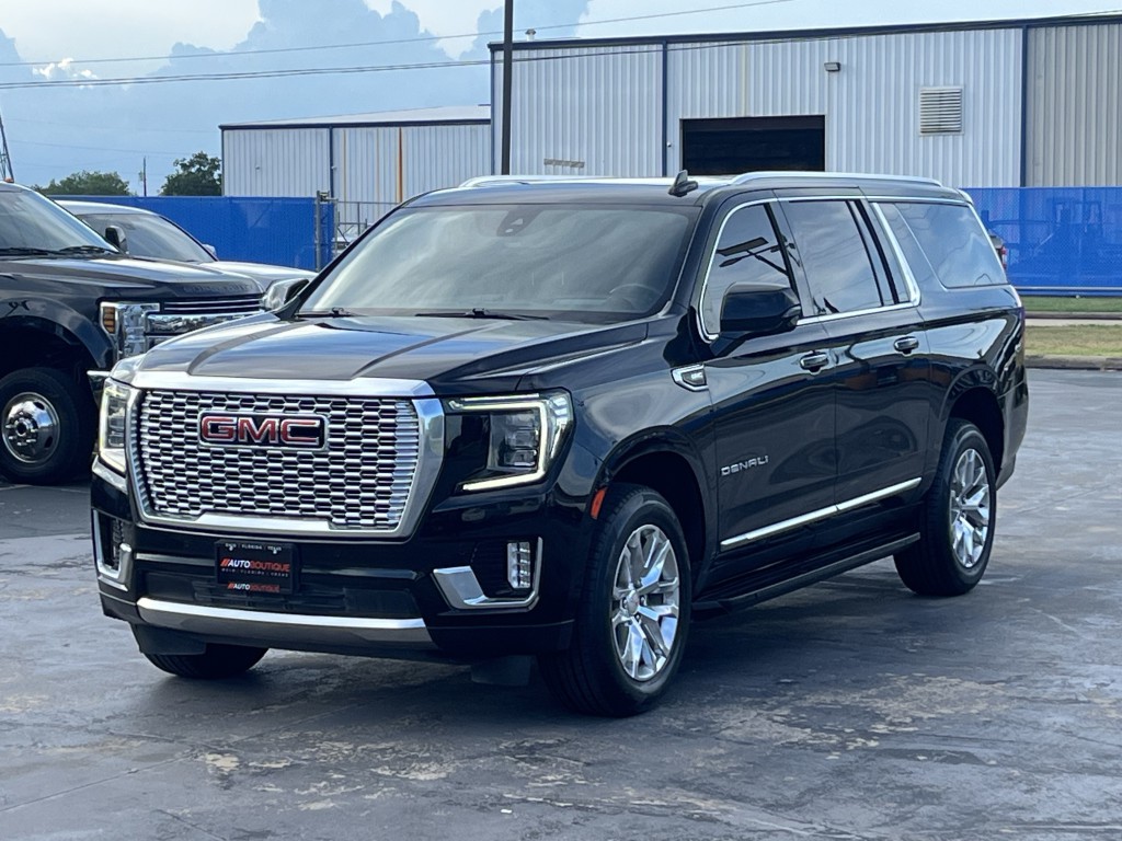 2022 GMC Yukon Image 3