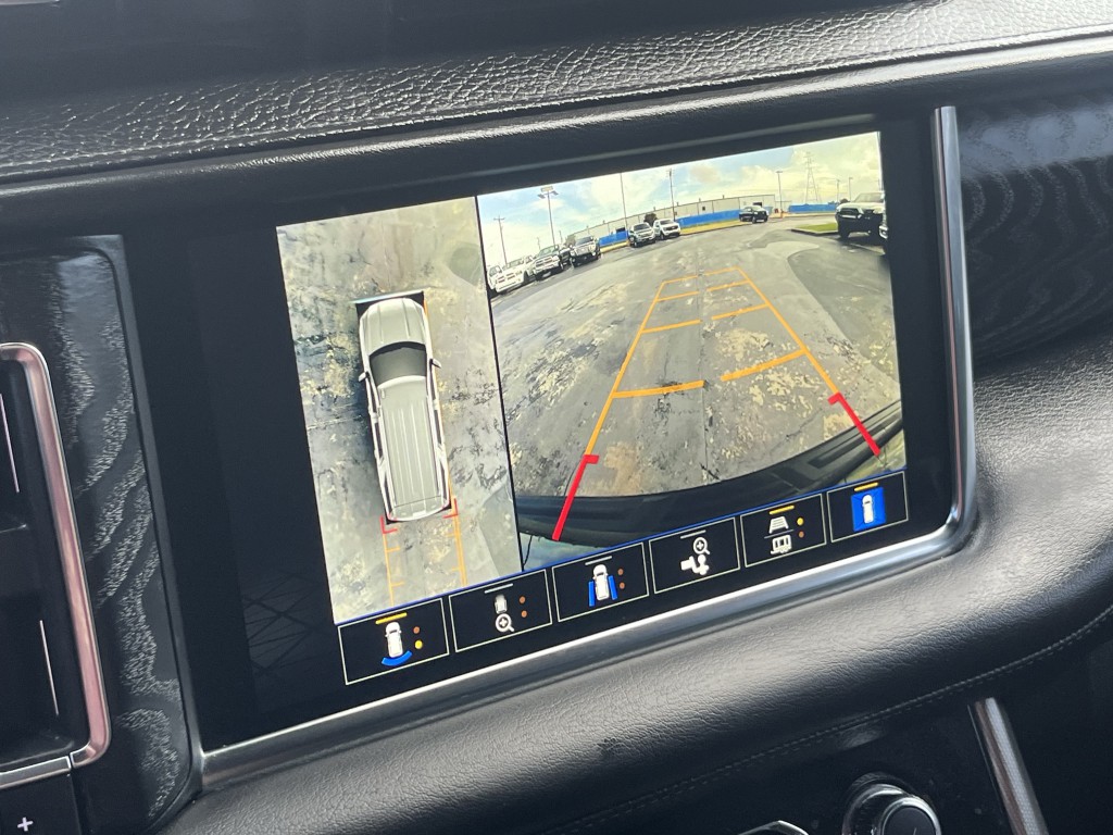 2022 GMC Yukon Image 7