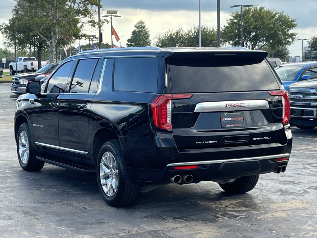 2022 GMC Yukon Image 11