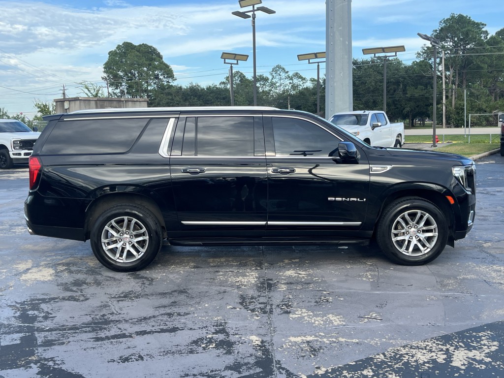 2022 GMC Yukon Image 12