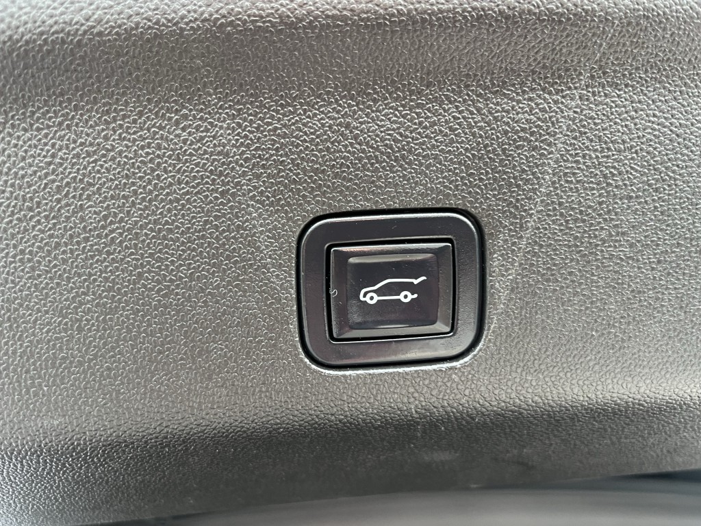 2022 GMC Yukon Image 15