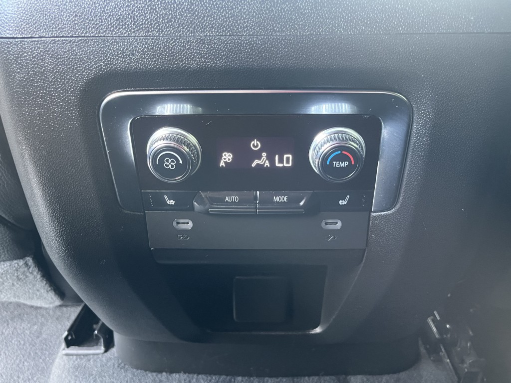2022 GMC Yukon Image 29