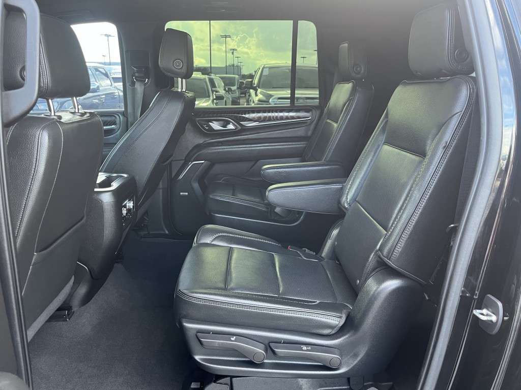 2022 GMC Yukon Image 32