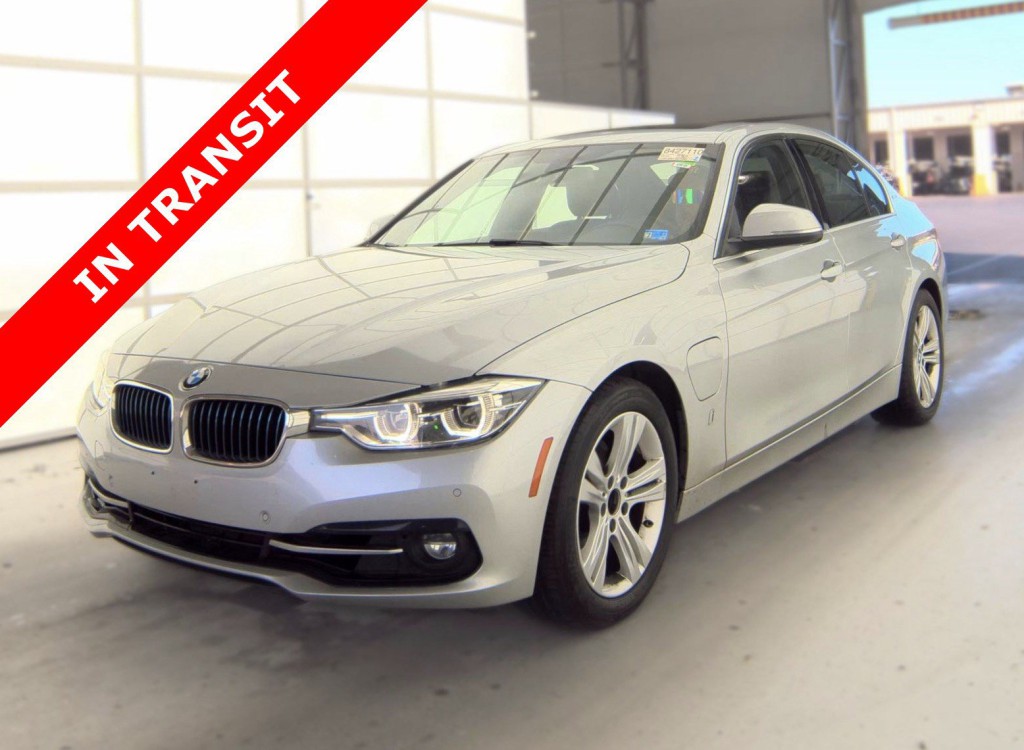 2017 BMW 3 Series Image 1