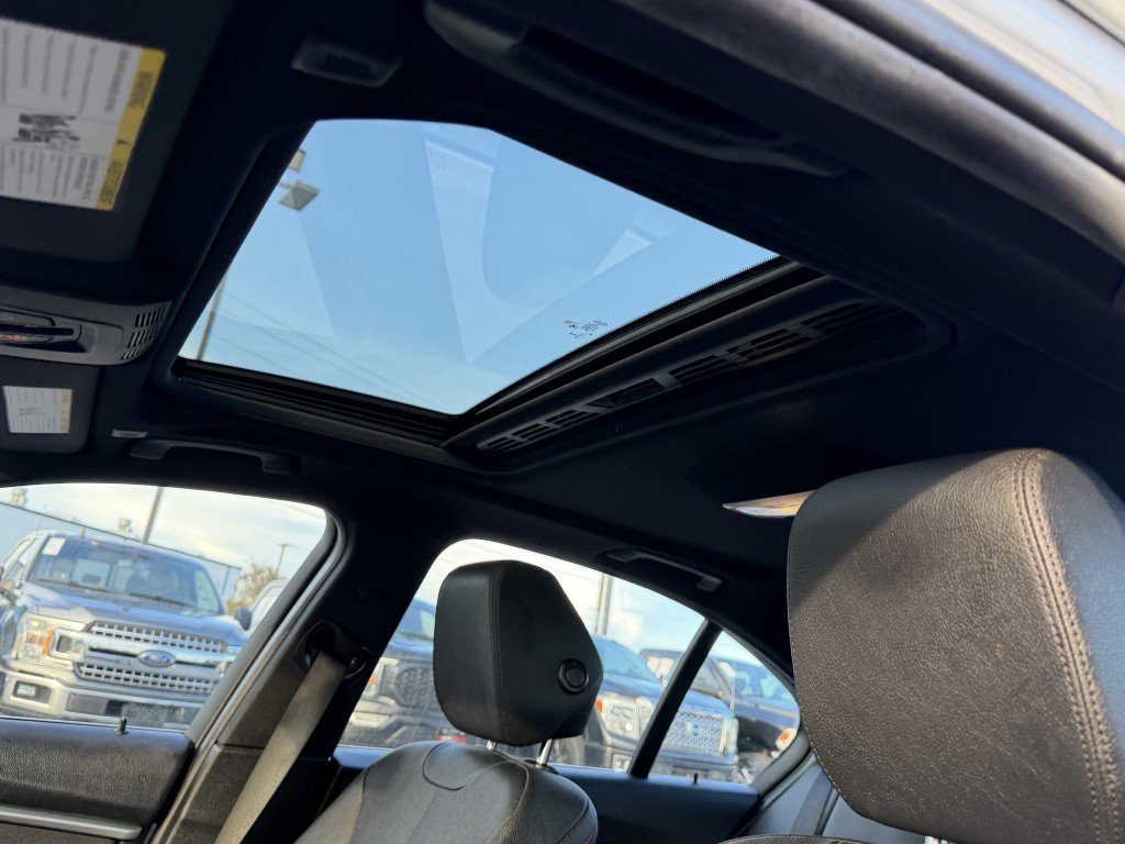 2017 BMW 3 Series Image 8