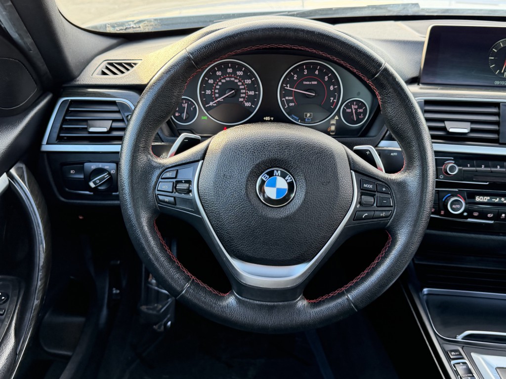 2017 BMW 3 Series Image 9