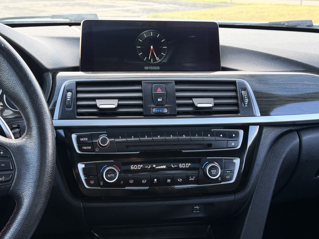 2017 BMW 3 Series Image 23