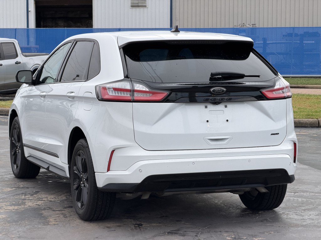 2023 Ford Edge Image 13