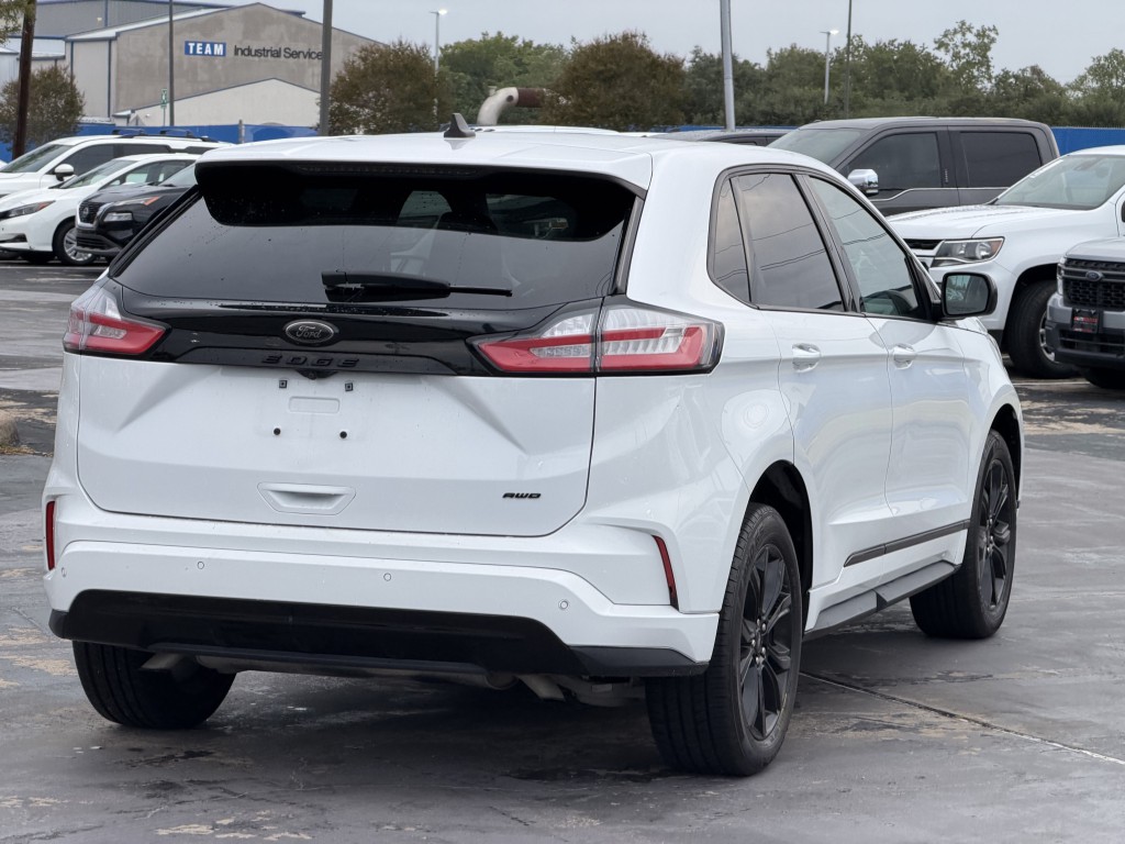 2023 Ford Edge Image 14