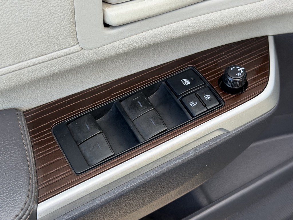 2022 Toyota Sienna Image 13