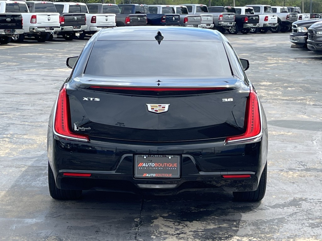 2018 Cadillac XTS Image 9