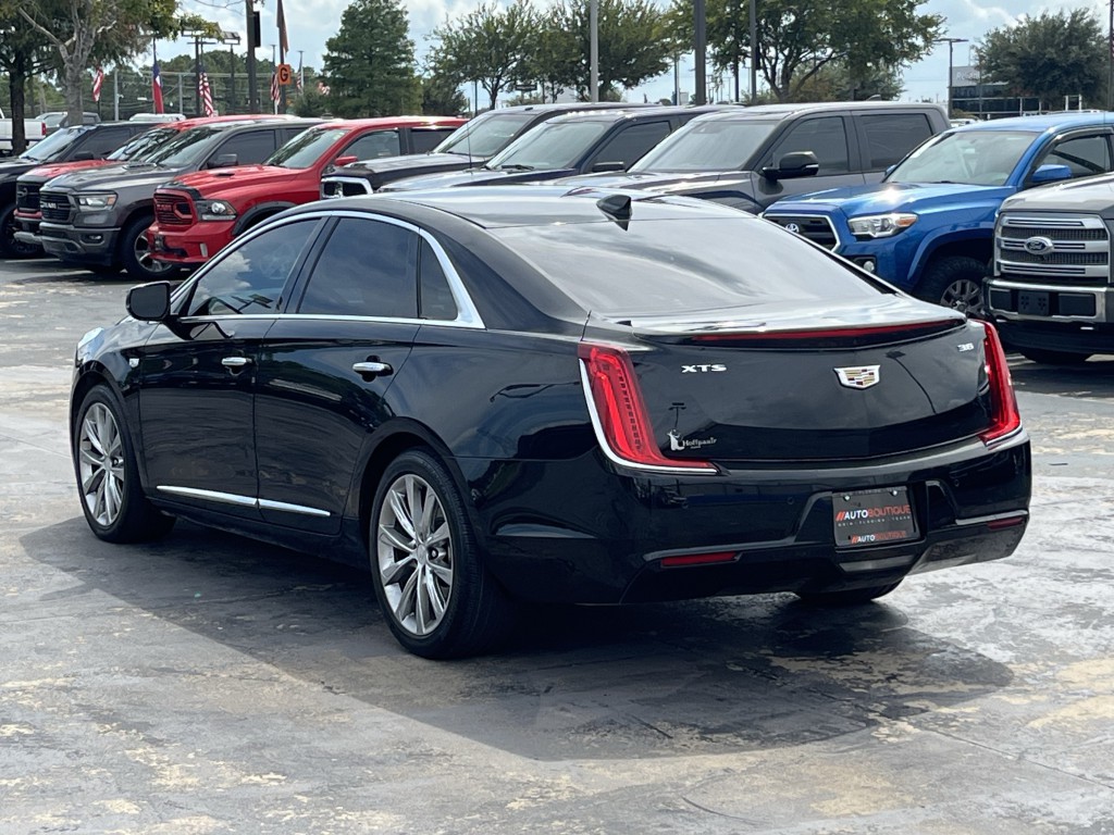 2018 Cadillac XTS Image 11