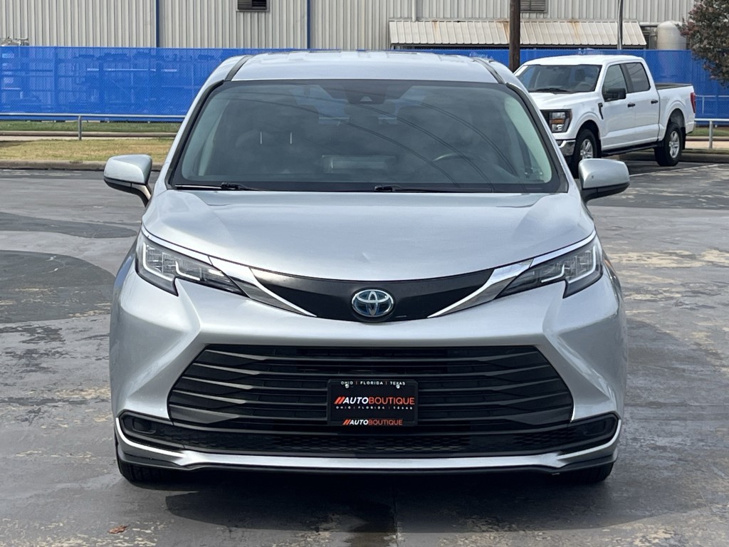 2022 Toyota Sienna Image 6