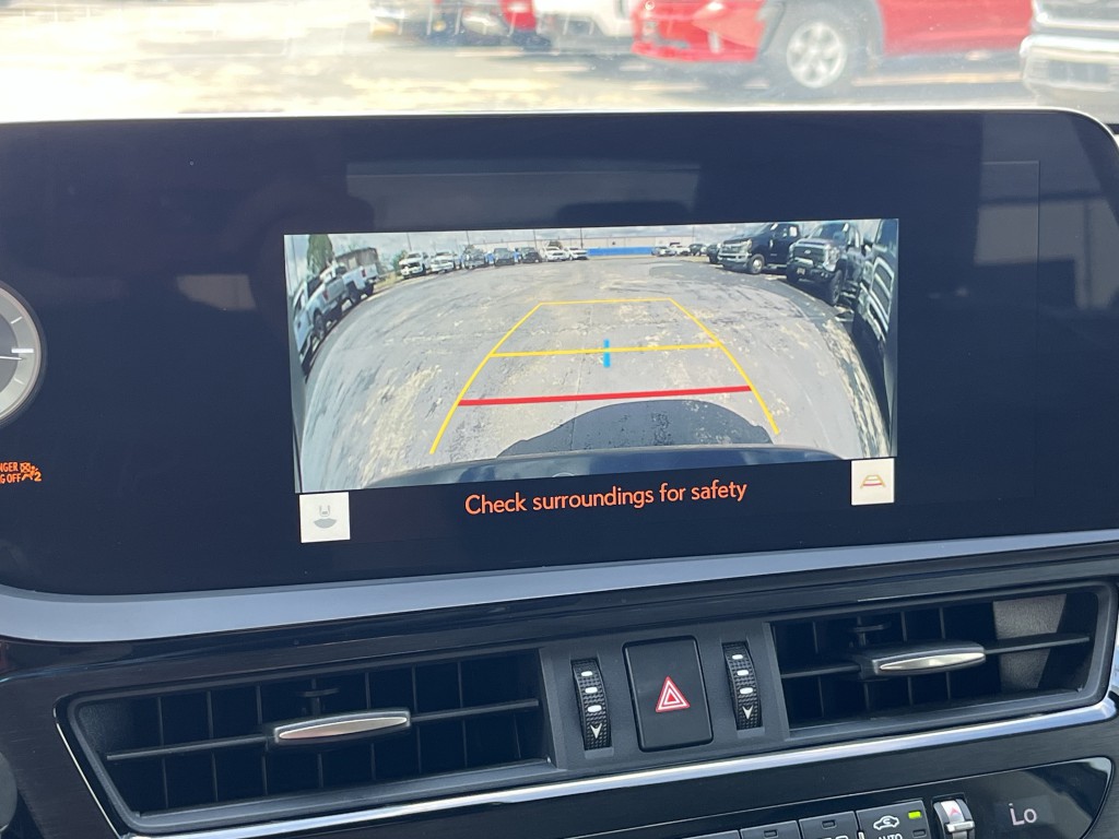 2023 Lexus ES Image 7