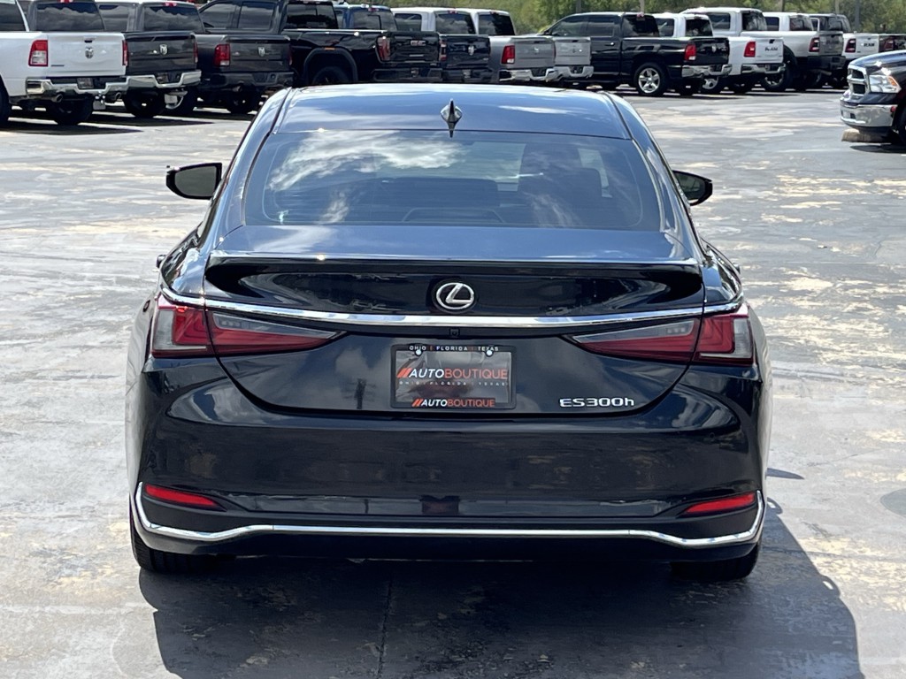 2023 Lexus ES Image 10