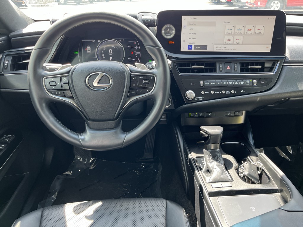 2023 Lexus ES Image 17