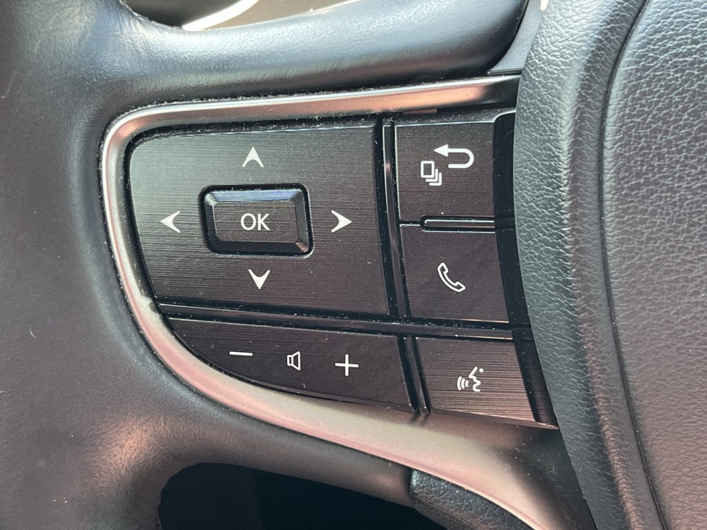 2023 Lexus ES Image 19