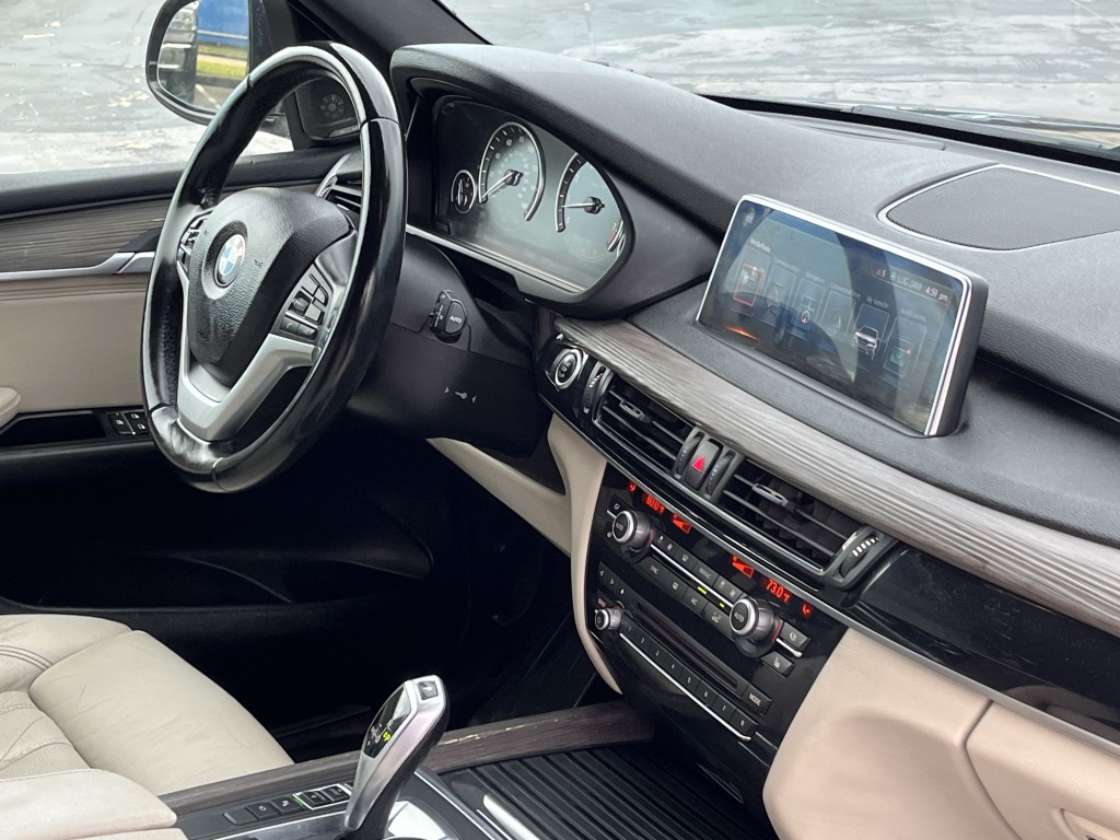 2017 BMW X5 Image 19